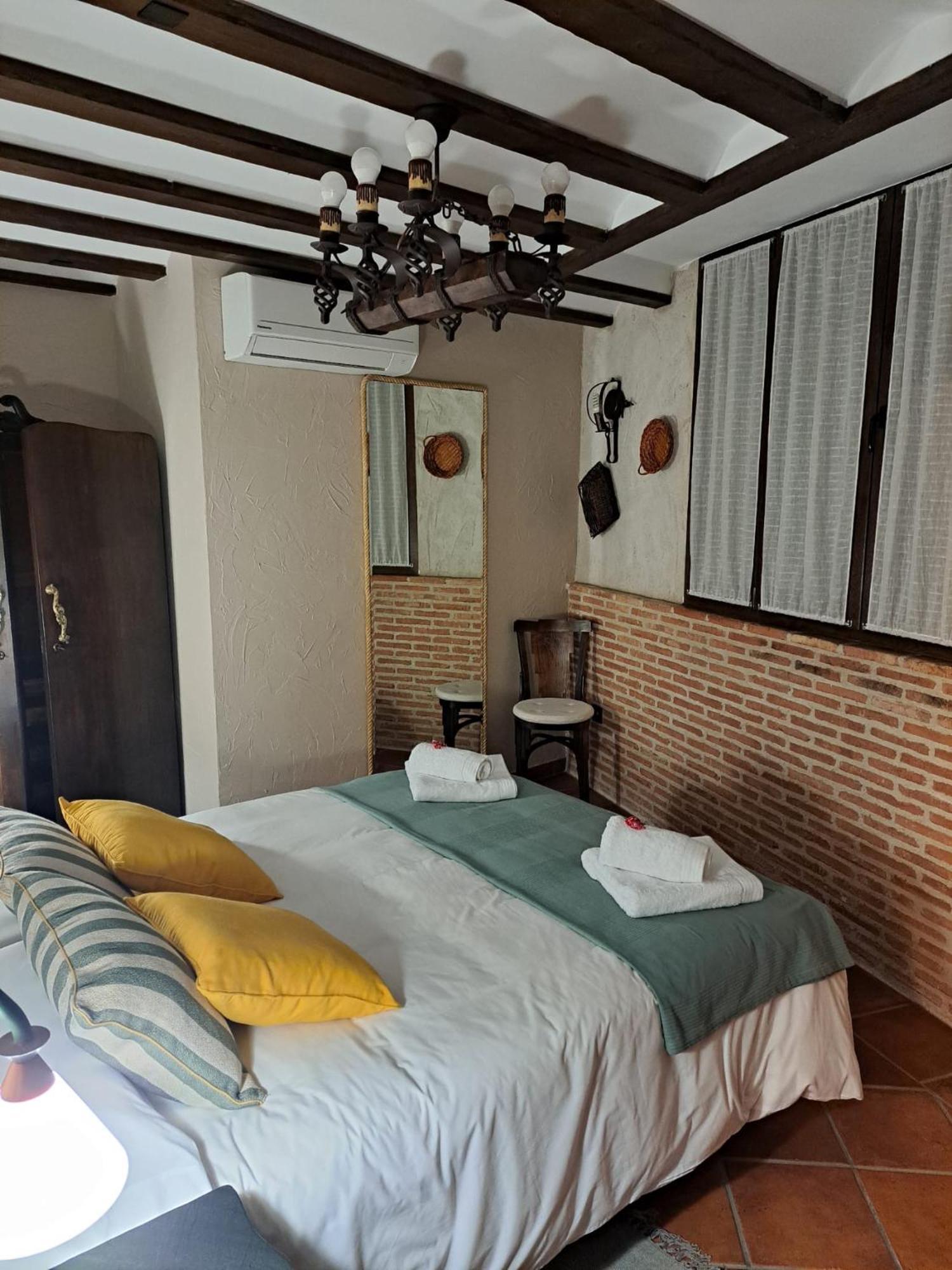 Casa Rural La Bodega, Ofrece Cata De Vino Gratis Horche Esterno foto