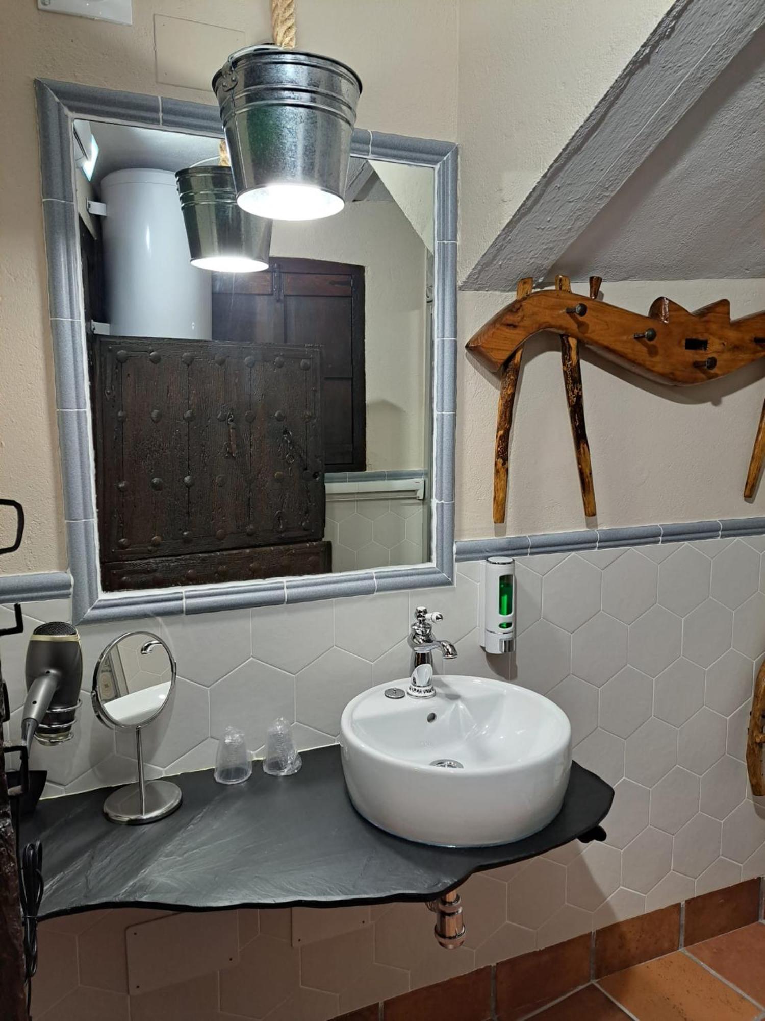 Casa Rural La Bodega, Ofrece Cata De Vino Gratis Horche Esterno foto