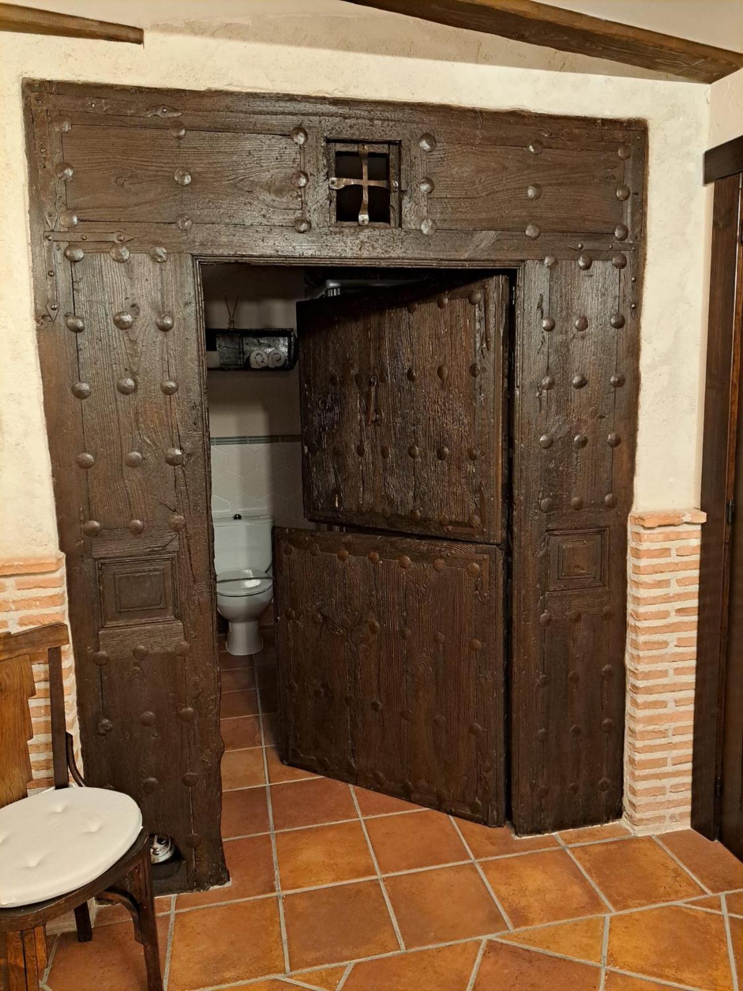 Casa Rural La Bodega, Ofrece Cata De Vino Gratis Horche Esterno foto