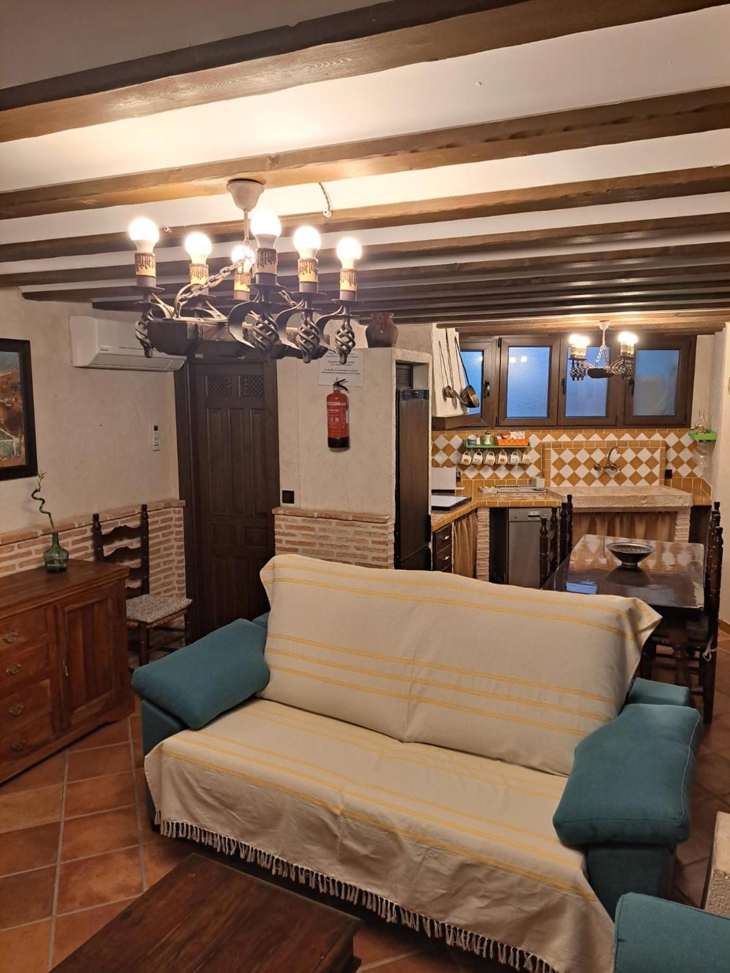 Casa Rural La Bodega, Ofrece Cata De Vino Gratis Horche Esterno foto